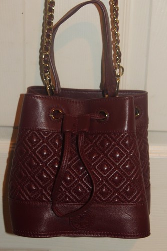 TORY BURCH vino bordeaux pelle di agnello trapuntata MARION MINI secchiello spalla