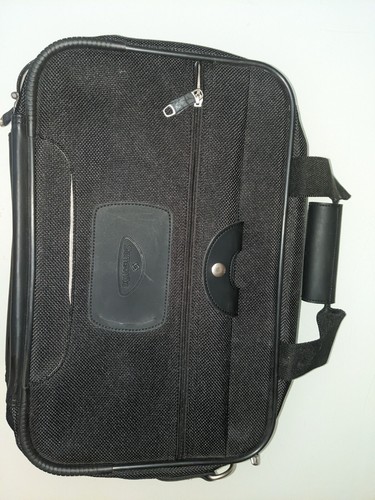 Samsonite Mobility Series Lightweight Attache Case 121 70392 Black New 17 by 12"