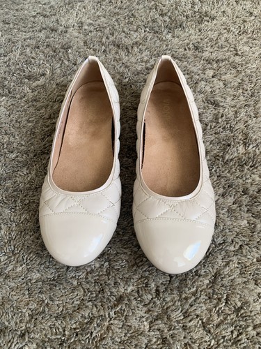 Vionic Desiree Quilted Ballet Flats Sz.9 Beige Nude Taupe Comfort Shoes
