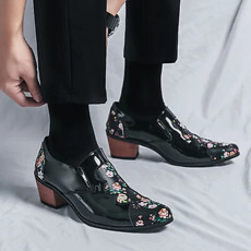 LI NING 2025 Men's Mid Cuban Heel Shiny Leather Floral Club Dress Leather Shoes Banquet