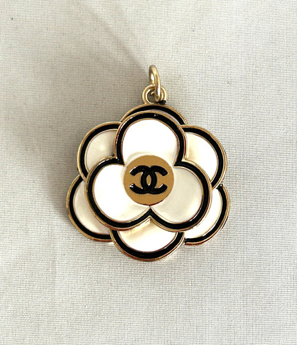 CHANEL Button  Zipper Pull White Flowerl 30mm