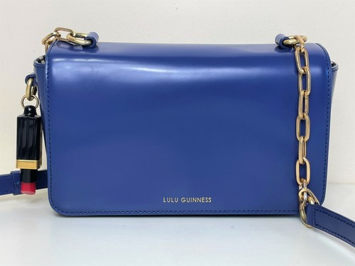 Borsa a tracolla Lulu Guinness con attacco charm rossetto
