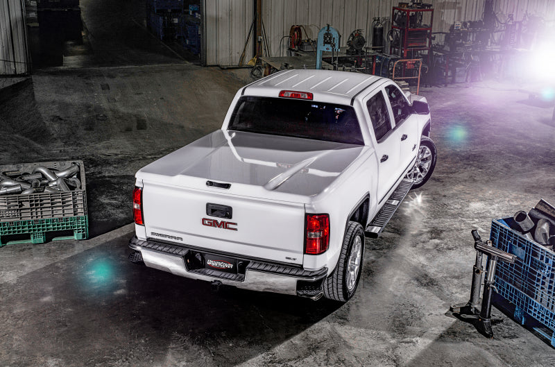 UnderCover 17 18 GMC Sierra 1500 (19 Limited) 6.5ft Elite LX Bed Cover   Gasoline