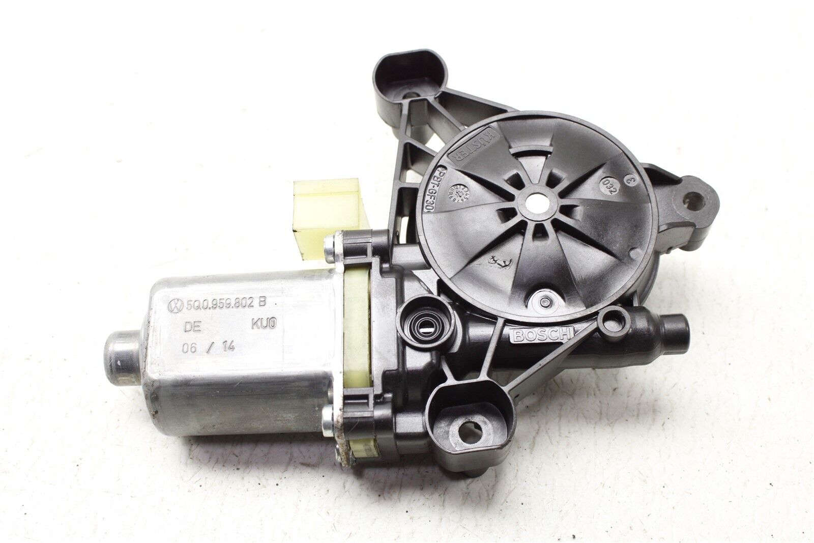 2015 Porsche Macan S Front Window Lifter Motor 5Q0959802B 15 21