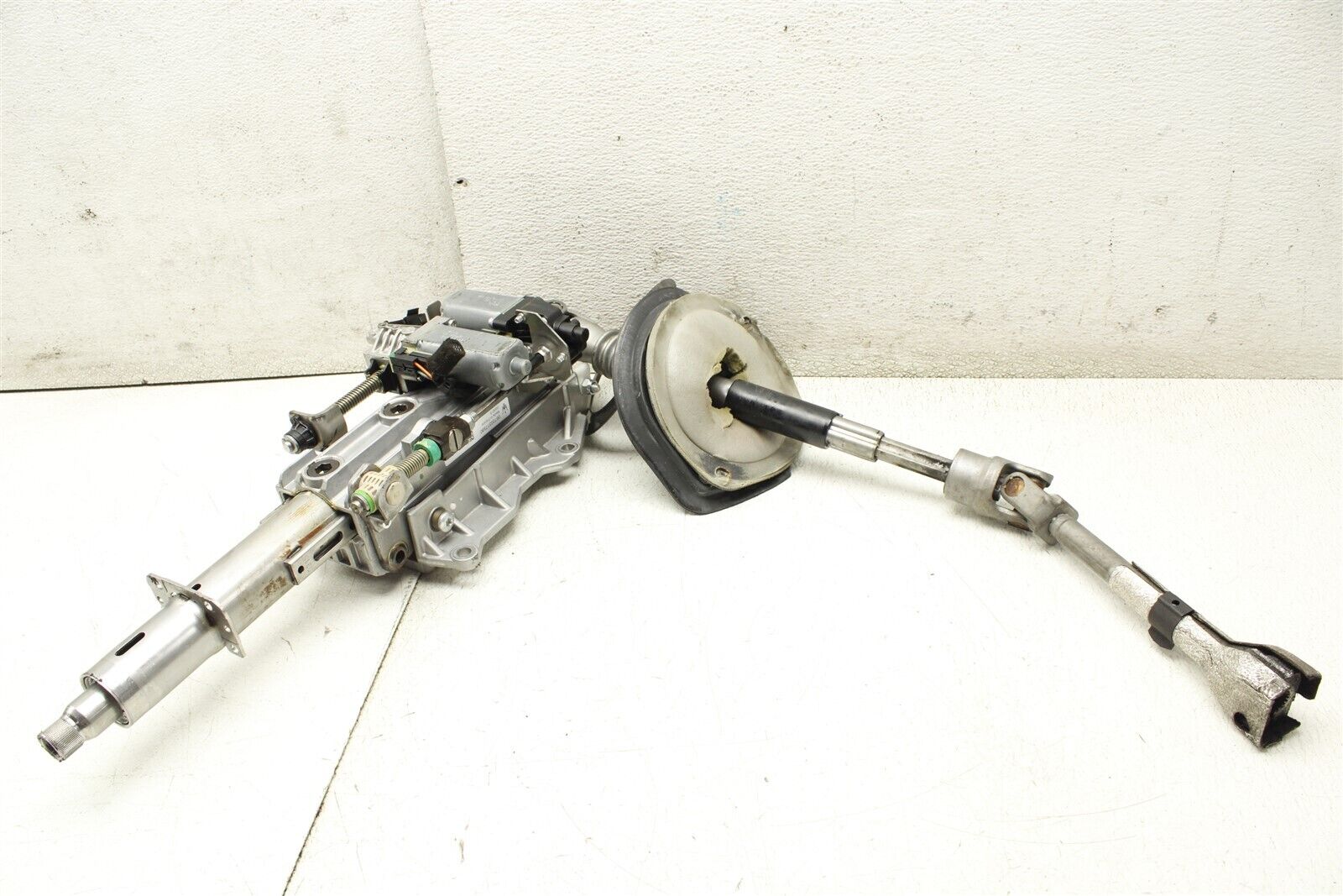 2015 Maserati Ghibli Q4 Steering Column Assembly Factory OEM 14 17