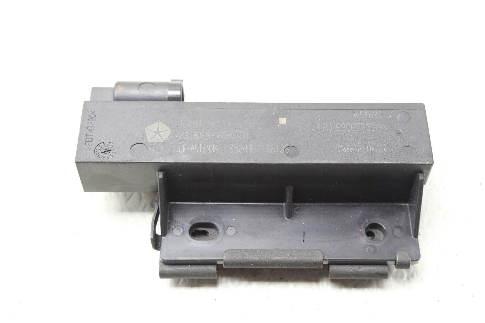2015 Maserati Ghibli Antenna Keyless Entry Unit Module 68067753AA OEM 14 19