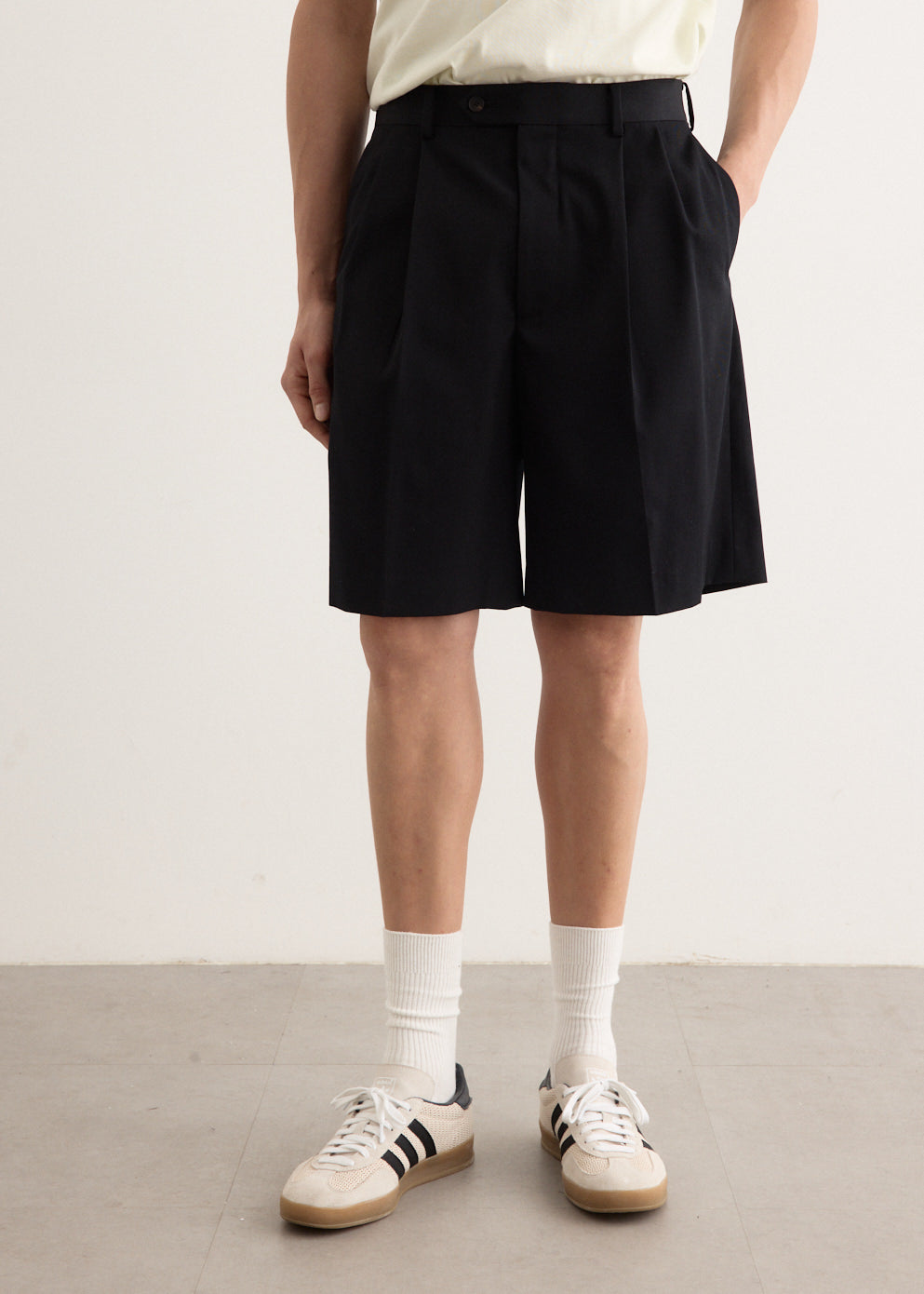 AURALEE Light Wool Max Gabardine Shorts