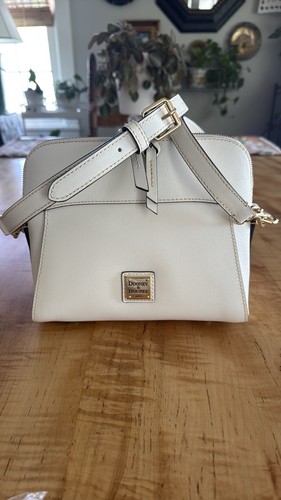 NWT Dooney & Bourke Cameron Crossbody Shoulder Bag Color off white