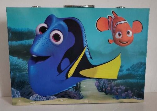 MAKR Crayola Finding Nemo Dory Large Hardside Briefcase Art Set With Marks Crayons Pe
