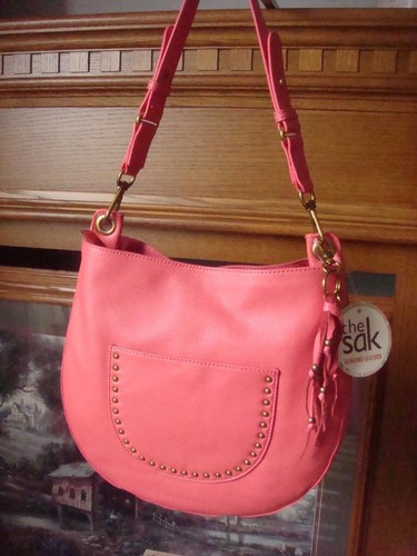 THE SAK BORSA A TRACOLLA HOBO SAK ZINNIA BRILLANTE IN PELLE CORALLO BORCHIE DESIGN NUOVA CON ETICHETTE   $179