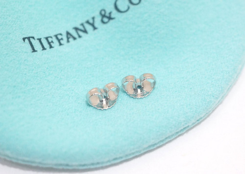 Orecchini Tiffany & Co. Pt 950 in platino con fondello