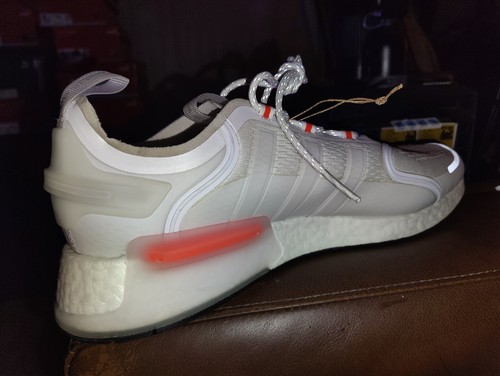 Adidas Die Weltmarke Mit Den 3 Streifen Shoes WHITE &MANGO SZ M 13+ ? SOCKS ?