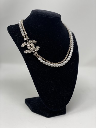 CHANEL JEWELRY Chanel 23P Chocker Pearly White Crystal CC Necklace NEW
