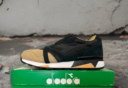 DS   Size 9   Diadora N9000   Double Black Sand