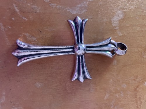 CHROME HEARTS Ciondolo croce grande cuori cromati