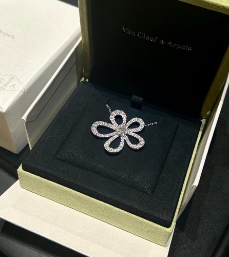 van cleef arpels 18k Flowerlace Diamond Necklace With Certificate