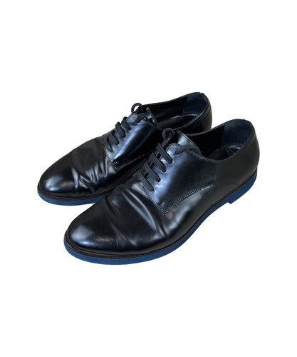 Scarpe da derby Fendi nere in pelle patinata suola blu