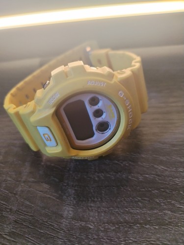 A BATHING APE (BAPE) A Bathing Ape BAPE Casio DW 6900 G Shock Giallo Edizione Limitata (0870 1000)