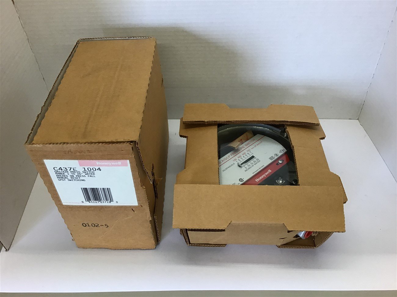 BME BEARINGS AND SURPLUS Honeywell C437E 1004 Gas Air Pressure Switch