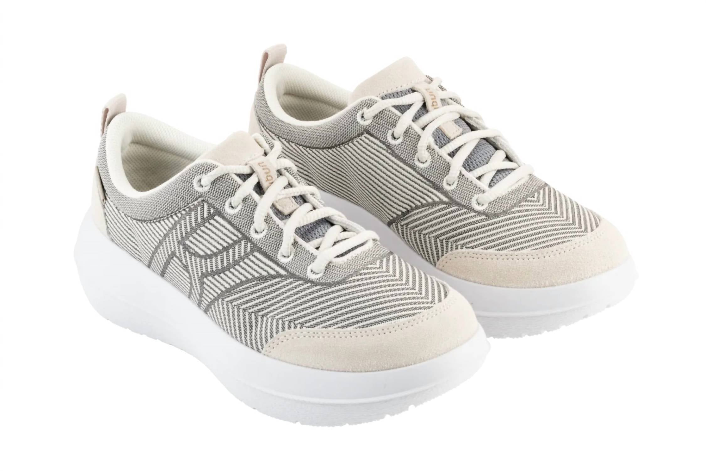 2244 Women's Bauma 20 Athletic Shoes In Sand