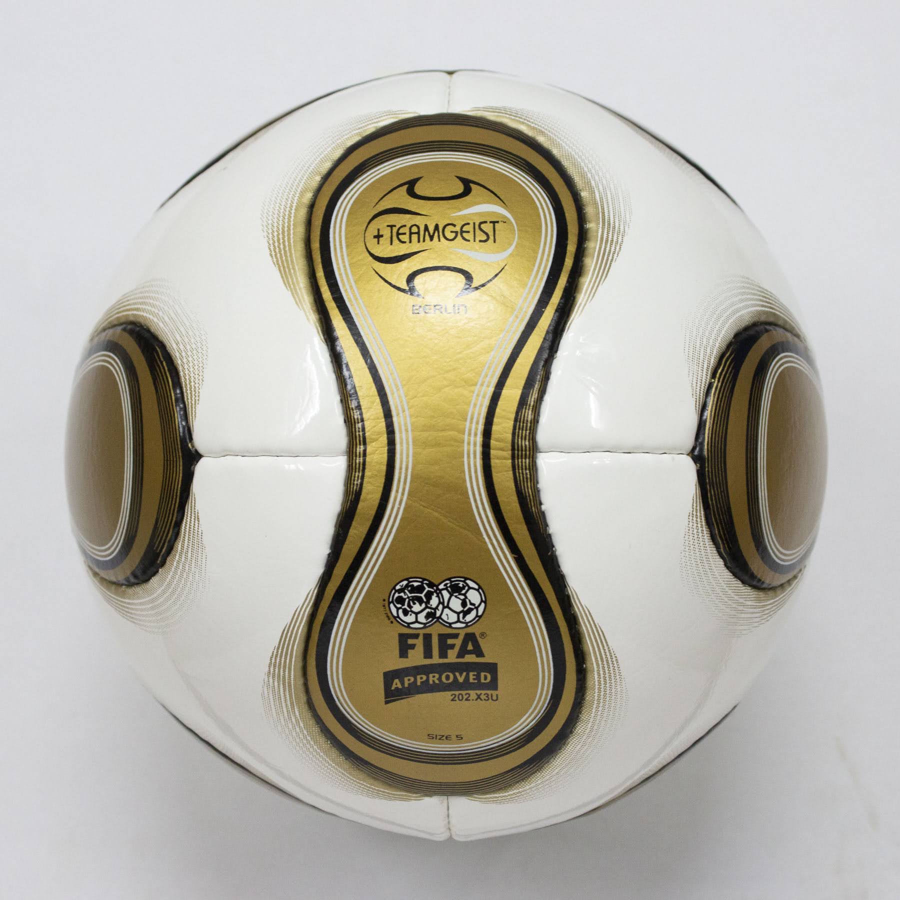Adidas Teamgeist Berlin   Final Ball   2006 FIFA World Cup Ball   SIZE 5