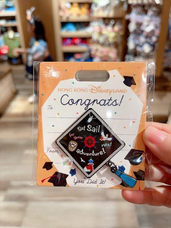 HONG KONG DISNEYLAND HKDL   Duffy “Square Academic Cap” Shaped Graduation Pin
