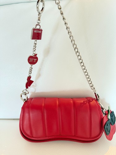 NWT STEVE MADDEN BWARREN SHOULDER BAG CLUTCH W SILVER RED CHAIN   APPLE KEYRING