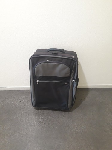 Samsonite Luggage Black (needs repair)
