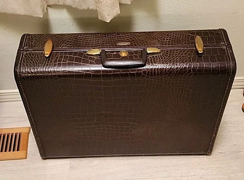 VINTAGE Samsonite 4135 Leather Faux Alligator Suitcase Luggage Brown