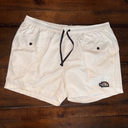 The North Face donna Outline corto Gardenia bianco taglia Med nuovo con etichette prezzo al dettaglio consigliato dal produttore $65 00