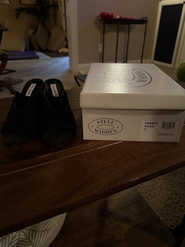 Sandali donna Steve Madden Chance neri scamosciati con tacco   taglia 7M   (usati con scatola)
