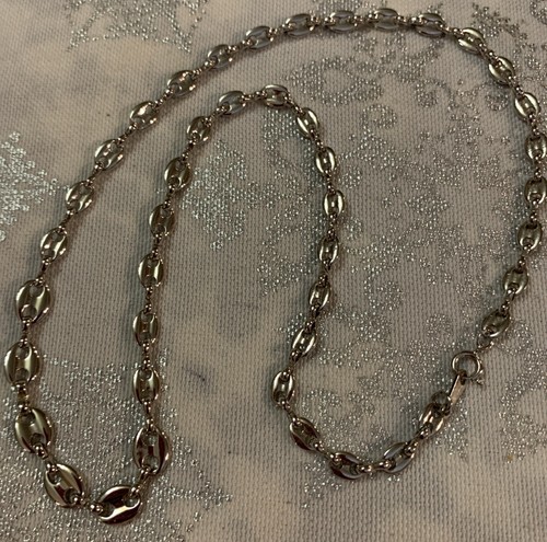 Vintage Avon Silver Graduating “Gucci Link” Chain Necklace 18 Inches
