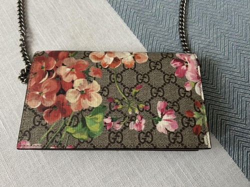Gucci Bloom Chain Wallet Clutch Red Interior U