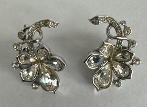 CHANEL Vintage Crown Trifari Clear Rhinestone Flower Silver tone Clip Earrings Signed