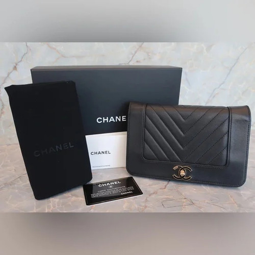 Autentico portafoglio CHANEL V  Stitch su catena WOC pelle di agnello nero tracolla