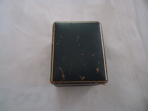 Marshall Field & Company Ring Presentation Box Clamshell Green Vintage