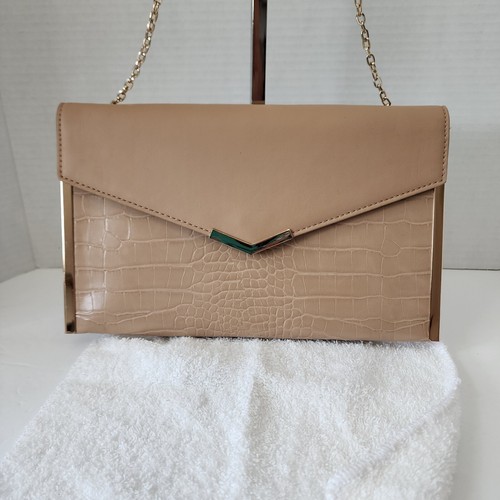 URBAN EXPRESSIONS Faux Croc Envelope Clutch Beige Vegan Leather Goldt Metal