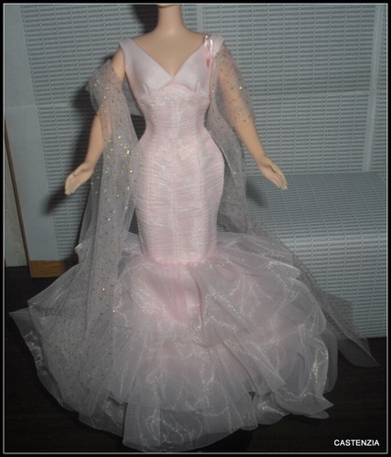 VETEMENTS OUTFIT BARBIE DOLL MATTEL ROSA NASTRO VESTITO E STOLA ACCESSORIO ABITO MODA
