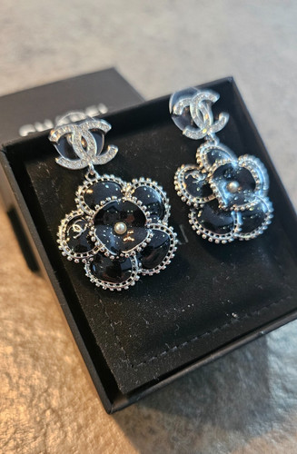 Chanel CC Logo & Camellia Flower Drop Earrings   Crystal & Pearl Accent   Boxed