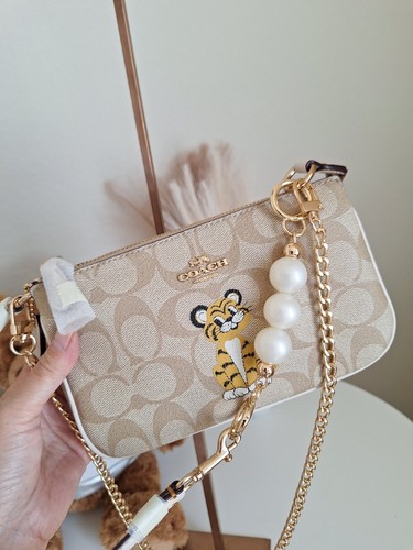 Coach Nolita 19 nuovo con etichetta in tela firmata con catena senza tigre