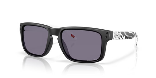Oakley Holbrook Sunglasses OO9102 Z555 Matte Black Frame W  PRIZM Grey Lens