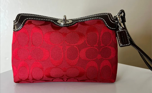 VINTAGE COACH RED SIGNATURE LARGE TURNLOCK WRISTLET Clutch