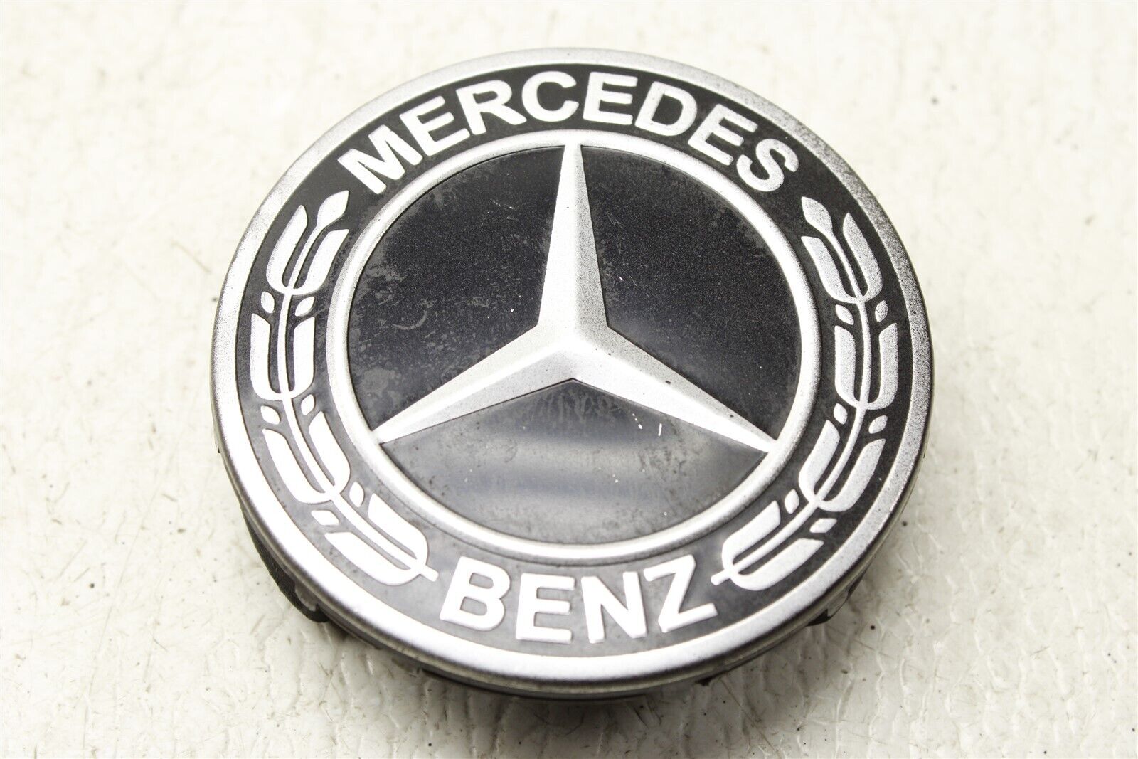 MERCEDES BENZ 2017 Mercedes C43 AMG Sedan Center Cap 1714000025 17 20