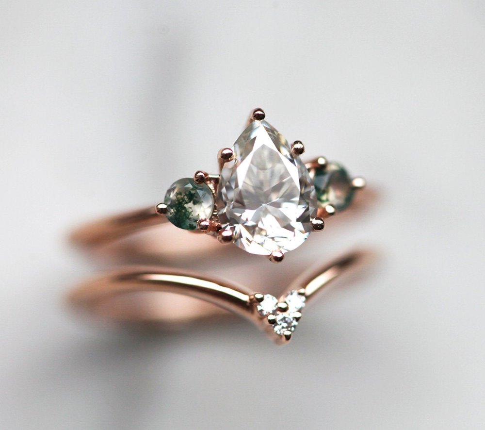 CAPUCINNE Misella Pear Moissanite Ring With Side Moss Agate