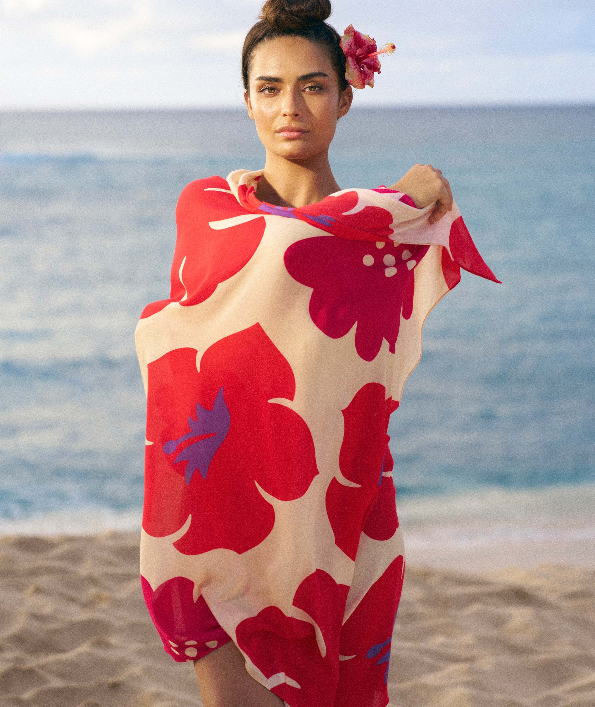 TAG ALOHA CO. Aloalo Pareo Sand with Hawaiian Airlines