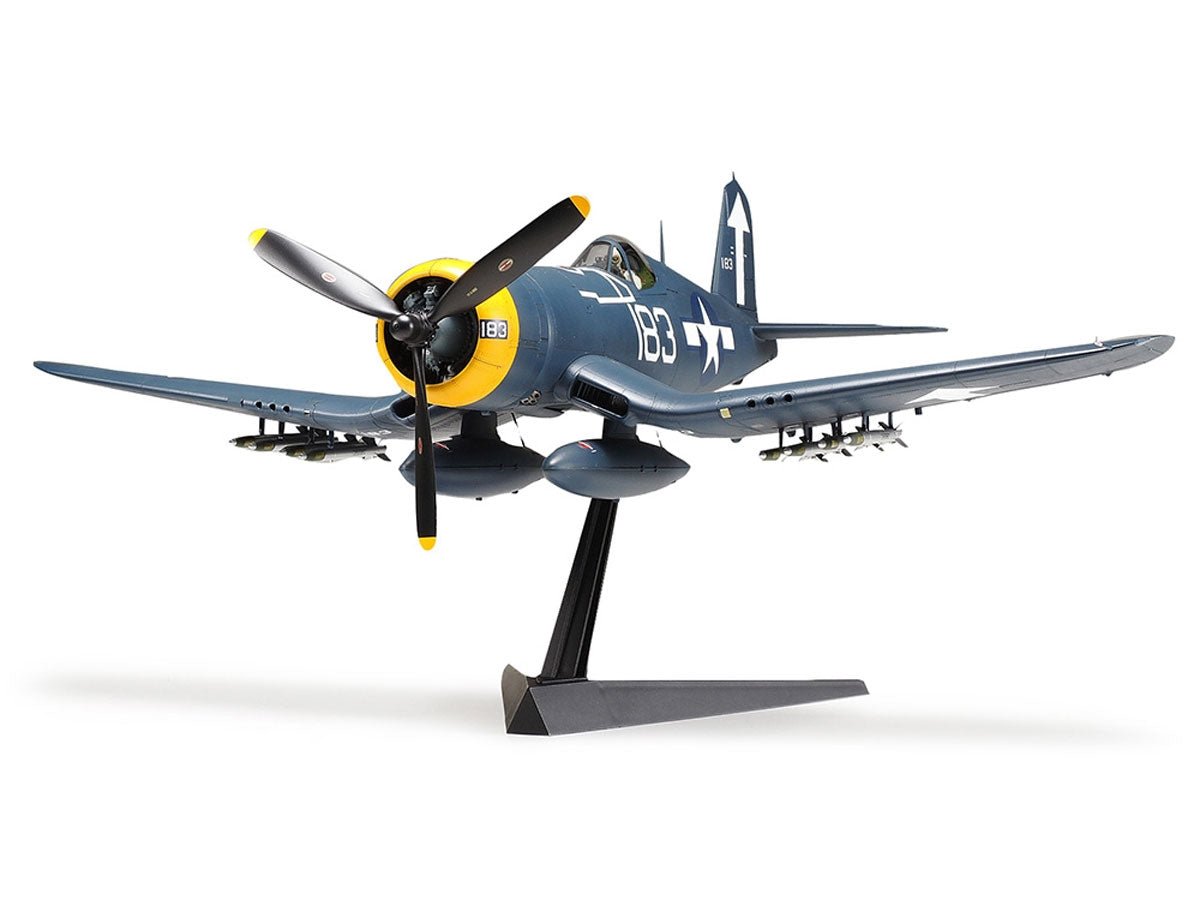 Tamiya   1/32 Vought F4U 1D Corsair Plastic Model Airplane Kit