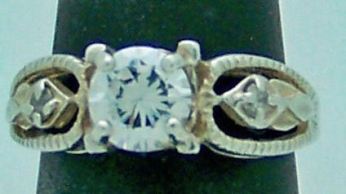STRIKING ESTATE AVON WHITE STONE STERLING SILVER ENGAGEMENT RING  SIZE 5