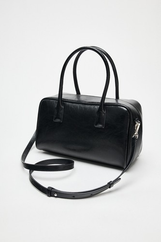 ZARA Leather City Bag 6895 510 800 Mini city bag style. Handle and removable cross