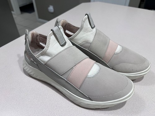 ECCO Women's Beige Fabric Slip On Shoes SIze 39