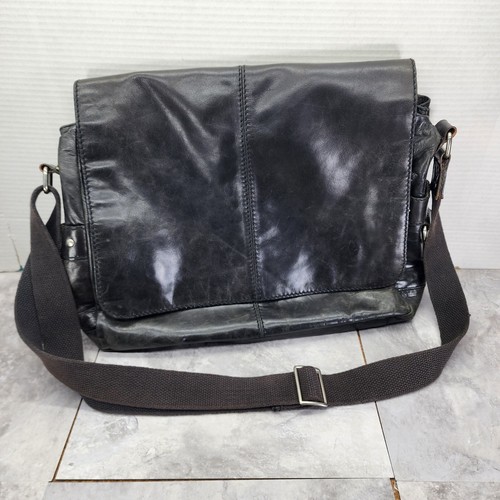 Vintage Fossil Black Leather Messenger Bag Magnetic Flap Commuter